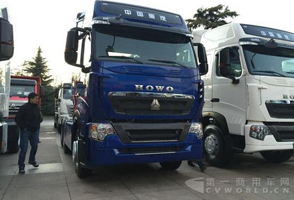 中国重汽HOWO T7H 540 牵引车（气囊悬挂）.jpg