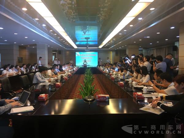 格力电器发行股份收购银隆并募集配套资金媒体见面会.jpg