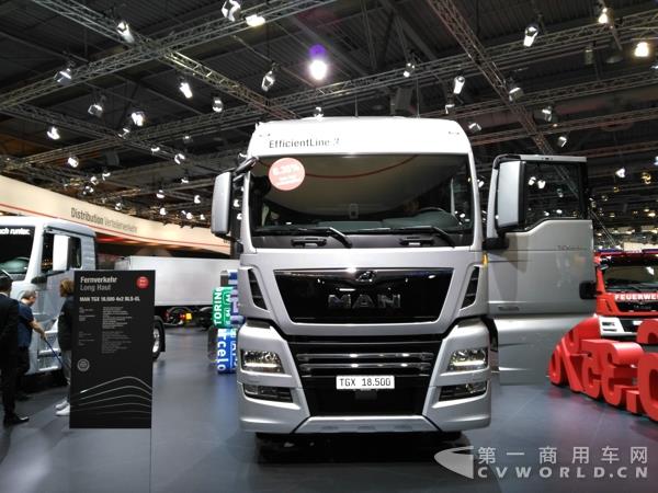 曼恩TGX500马力4×2牵引车.jpg