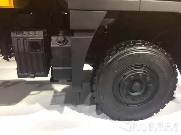 江铃6X4矿用自卸车2.jpg