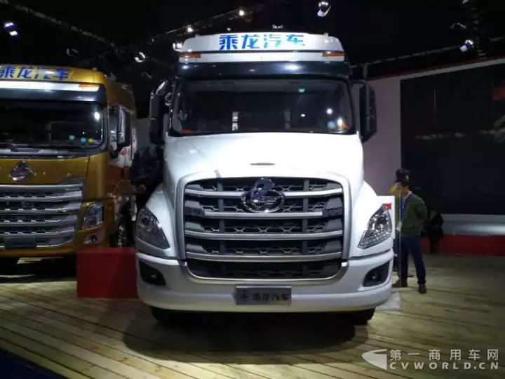 乘龙T7牵引车.jpg