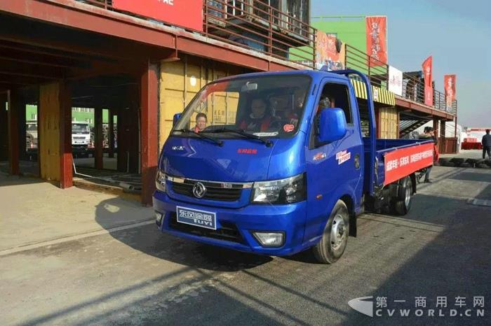 窄路狭道，东风途逸轻松无压力.jpg