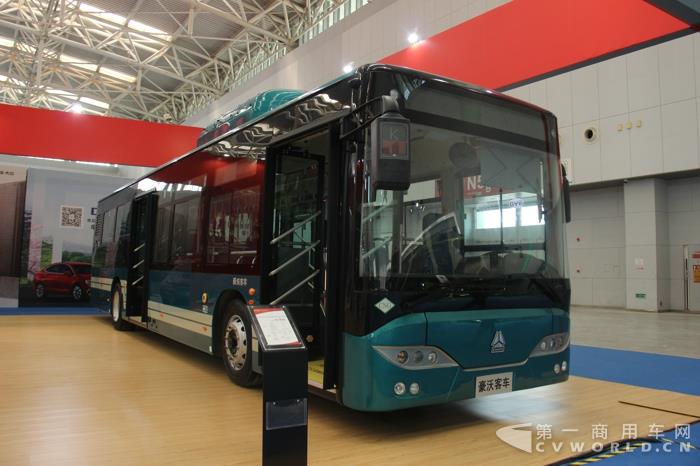 中国重汽JK6126GPHEVN5Q2插电式混合动力城市
 (2).jpg