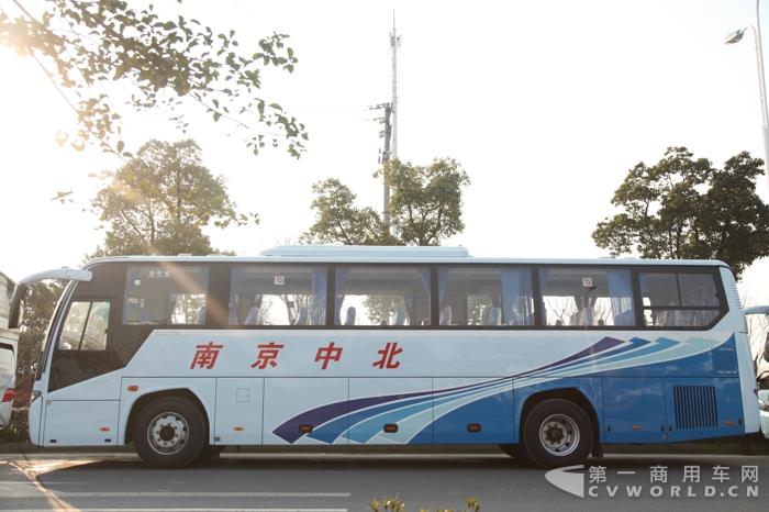 海格KLQ6115HT旅游车.jpg