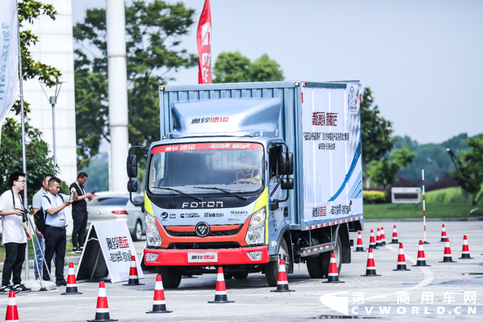 5月26-27日，“新奥铃 新勒芒‘福田奥铃&福康杯’2019中国轻卡实况挑战大师赛”（下称“中国轻卡大师赛”）首站城市配送行业（长三角分站赛）在江苏苏州举行；同时，以“轻拉快跑 城配明星”为主题的“奥铃速运‘智慧城配一体化解决方案’上市发布会”同期举行。

