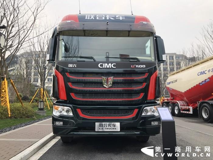 联合卡车U+新款驾驶室6×4 600马力国六柴油牵引车，采用采埃孚AMT变速箱 (3).jpg