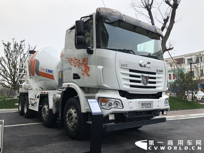 联合卡车8×4 350马力国六柴油混凝土搅拌车，10方 (1).jpg