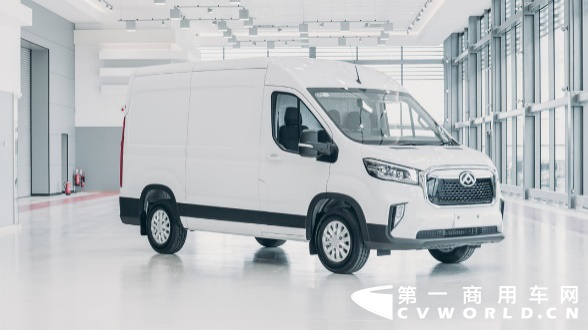 近日，包括上汽大通MAXUS EV30（海外版称为e DELIVER 3）、EV90（海外版称为e DELIVER 9）、V90（海外版称为DELIVER 9）在内的逾5000台车辆开启批量出口征程，目的地是英国、挪威、爱尔兰等欧洲发达国家。