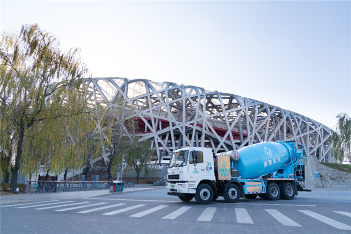 众所周知，混凝土搅拌运输车（下简称搅拌车）一直与基建、城市化发展息息相关。2021年，作为“十四五”的开局之年，伴随着因疫情影响而重新爆发了大基建浪潮，万亿级的项目频频亮相。