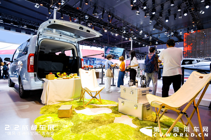 瑞风M3 2022款，搭载两种动力1.8L和1.5T，共4款车型，新车价格8.28万--9.08万区间。