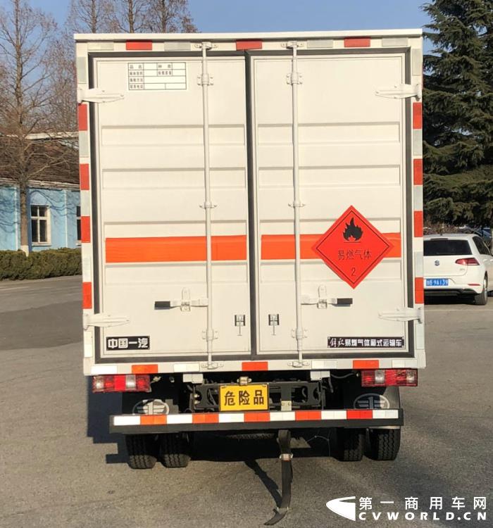 易燃气体厢式运输车5.jpg