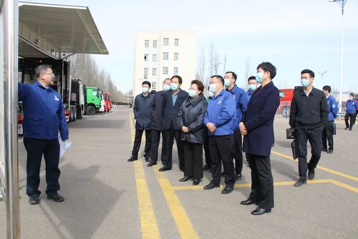 3月16日，内蒙古自治区副主席艾丽华，自治区工信厅厅长李仲开，包头市党组成员王秀莲一行来北奔重汽调研指导新能源项目。北奔重汽党委书记、董事长何清，监事会主席王铁生，中国兵器首席科学家周亚伟，国家电投上海启源芯动力科技有限公司内蒙大区负责人参加调研。