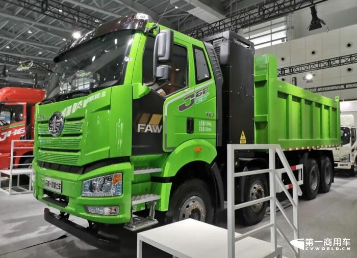 解放J6P 8×4 换电自卸车（充换一体）.jpg