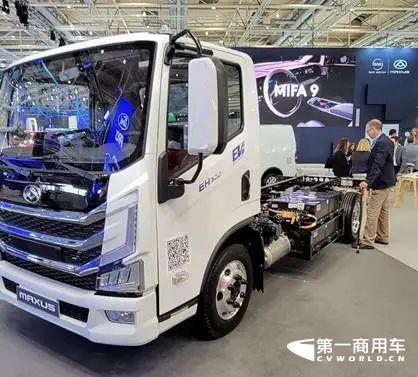 在IAA 2022车展上，上汽大通MAXUS纯电高端的MPV、纯电皮卡以及上汽轻卡EH300纯电物流车，被欧盟用户集体围观，成为展会一道靓丽风景，上汽商用车自主创新实力得到欧盟用户的持续青睐。