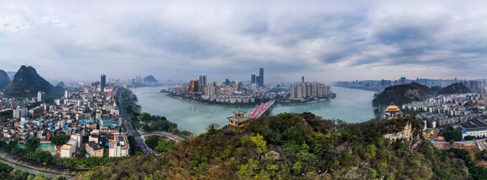 4月9日，惠风和畅的柳州，即将迎来一场盛况空前的马拉松长跑！作为一项古老的运动，马拉松挑战自我极限的精神与东风柳汽乘龙“用心成就卡车人”的理念不谋而合。