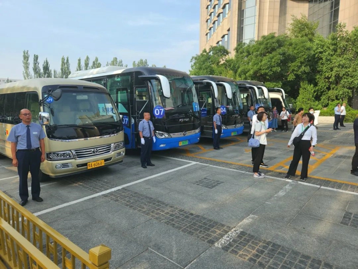 近日，中国绿色算力大会在内蒙古自治区呼和浩特市隆重举行，来自国家相关部委、中国工程院等行业专家、头部企业近800人出席了会议。