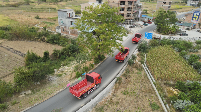 上汽红岩杰豹C6自卸车4.png