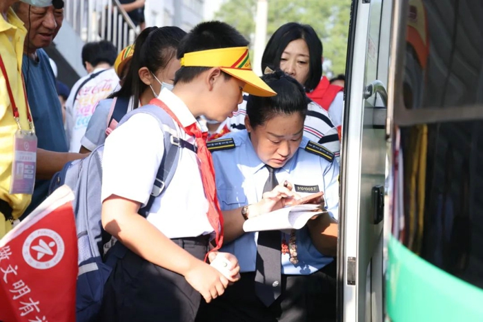 北京公交集团和福田欧辉强强联手，着力推动首都通学公共交通运营体系高质量构建与运行的最新实践。