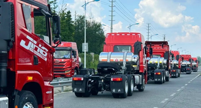 【
 原创】暴涨743%！或许用“极速狂飙”四个字才能形容天然气重卡市场最近两个月的迅猛势头。