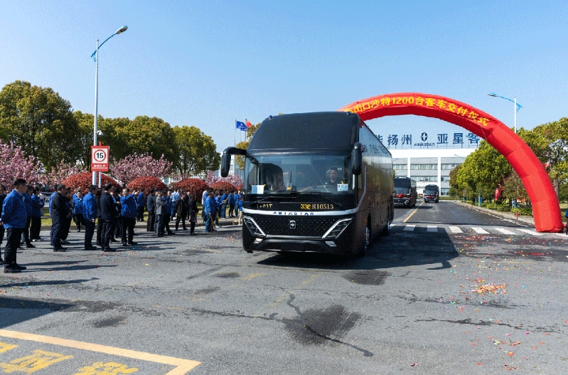 该批车辆由沙特客户一次性采购，用于当地朝觐运输，将成为“一带一路”沿线流动的“中国制造”新名片