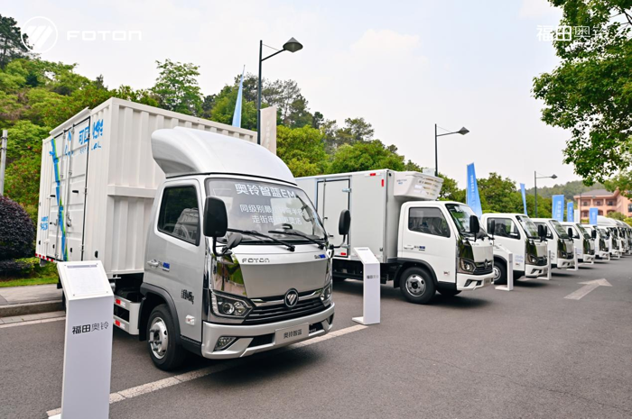 4月28日，以“全路况、全场景、全价值”为主题的奥铃智蓝EM全国上市发布会在成都盛大启幕。