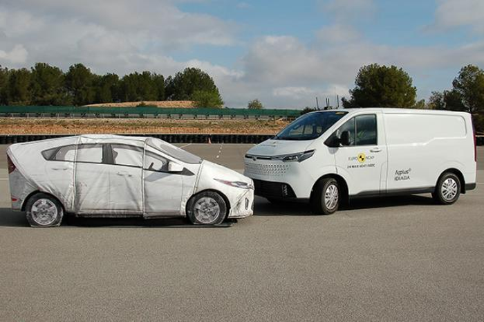 “五星大通”又刷安全强战绩，“中国轻客”再树全球新标杆！近期，欧洲Euro NCAP（欧洲新车安全评鉴协会，以下简称“Euro NCAP”）商用轻客评级成绩公布，上汽大通MAXUS高品质轻客家族荣誉满载连获三金，新途EV70（海外eDELIVER 7）携手新途EV90（海外eDELIVER 9）荣获2024年度黄金安全轻客，大拿V1（海外eDELIVER 5）荣获2024年度铂金安全轻客。三车齐驱、三金并耀，上汽大通MAXUS立足“大通造”行业标杆级技术水准，诠释“中国造”全球引领级安全实力，已然成为了欧洲乃至全球“最安全轻客品牌