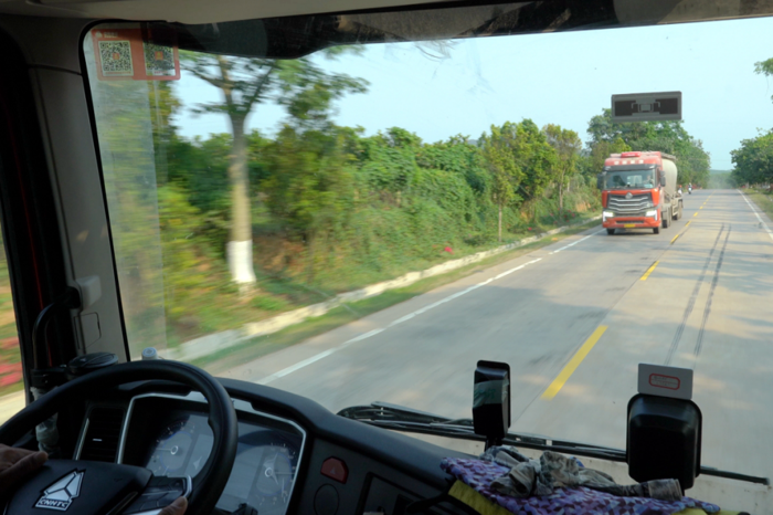 “不收费高速、柴油货车每年缴纳数万元养路费”让海南当地的用车习惯与其他地区大有不同，也给了燃气重卡快速发展的土壤。