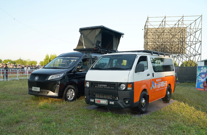 9月北京大运河音乐节嗨翻天，拥抱Vanlife，俯瞰人浪，独具韵味。高居图雅诺大V露营车顶，品味高端大气的露营潮趣，跟随节奏与志同道合者同行，享受一场集音乐、自然、梦想与自由于一体的Vanlife生活新体验